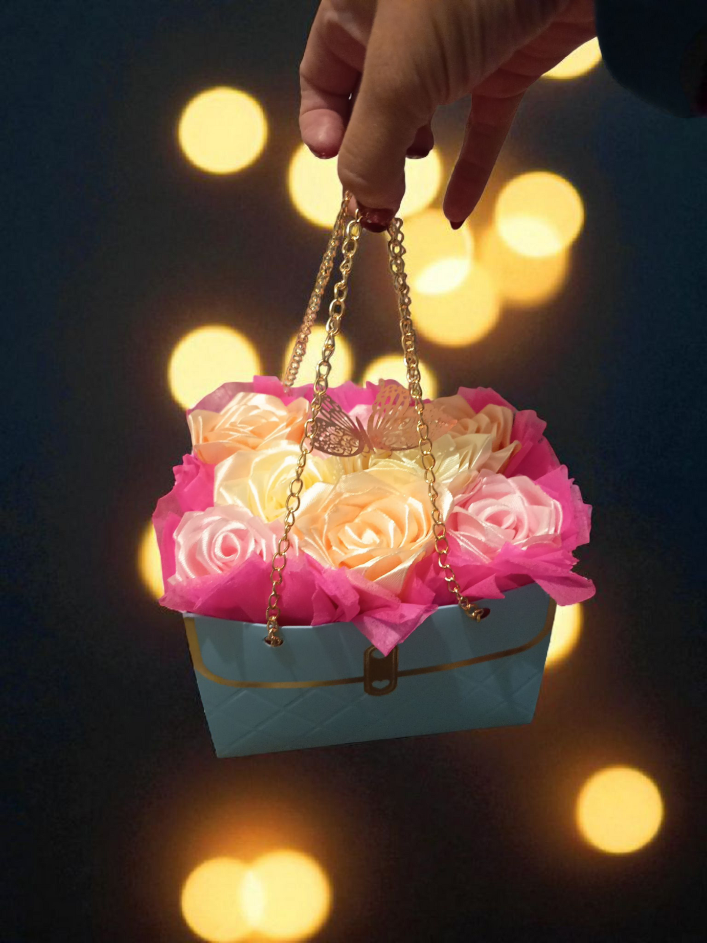 Petit sac de roses en satin